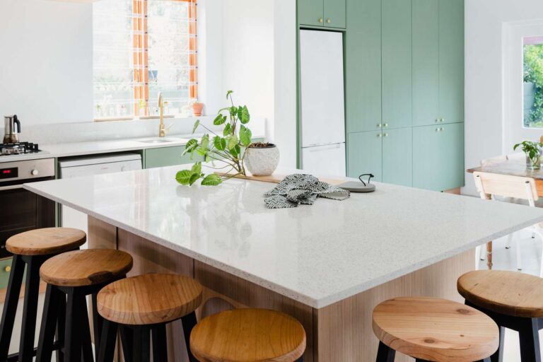 Popular Quartz Colors for Stylish Kitchen Transformations in Dorval